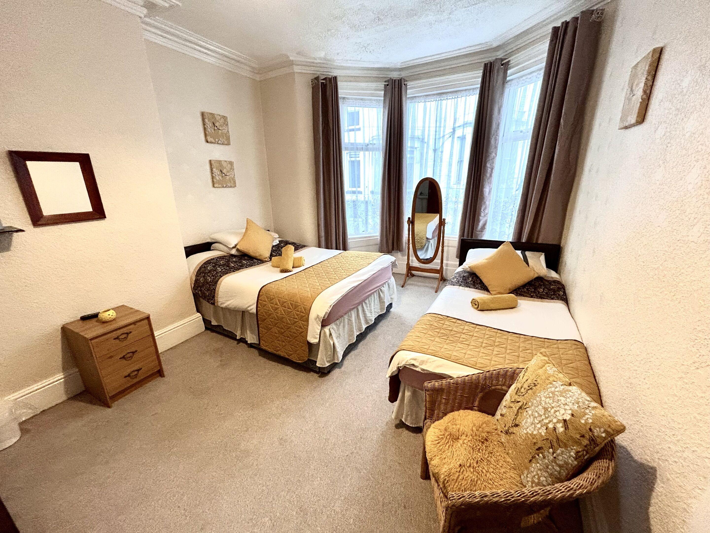 Aysgarth House Hotel - Blackpool — Photos 1
